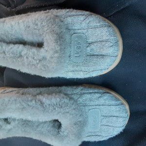 UGG**WOMEN'S SLIPPER *Sz 7*GREY